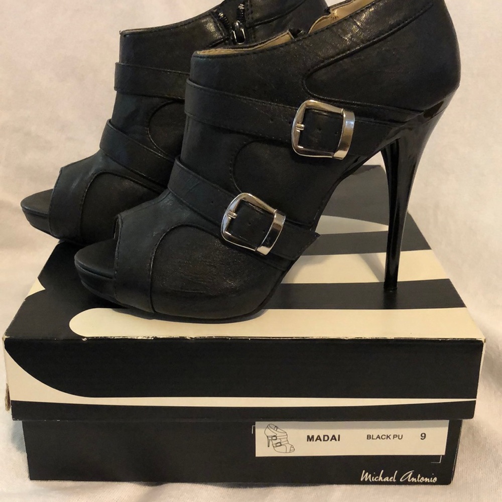 NIB Michael Antonio shoes